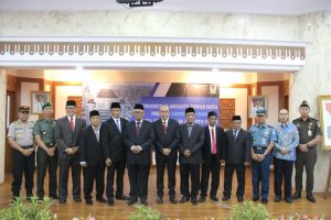 Pengukuhan Dewan Kota, Wali Kota Jakut Tekankan Tim Work