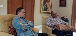 Wakil Bupati Kabupaten Kaimana Ismail Sirfefa, S.Sos., M.H Bersilaturahmi dengan Tokoh Nasional Akbar Tanjung
