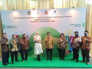 Menekan Penyebaran Covid-19 Melalui Kegiatan Launching dan Penyerahan Hand Sanitizer dan Hand Soap Berbahan Utama Sawit