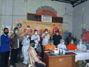 Cari Sebaran Kasus Baru, Ratusan Warga RW 03 Sunter Agung Jalani Tes Cepat Massal