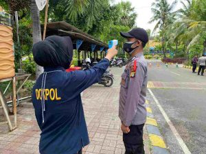 Cegah Penyebaran Covid-19, Polres Kep Seribu Terapkan Prokes Ketat dan Semprotkan Disinfektan
