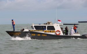 Kapolres Kep Seribu Pimpin Anggotanya Dalam Operasi Kemanusiaan Pencarian Pesawat Sriwijaya Air