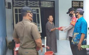 Program Jakarta Bermasker, Polsek Kep Seribu Utara Bagikan Masker Ke Warga Pulau Pramuka