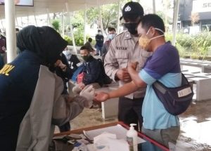 Polres Kep Seribu Adakan Giat Rapid Tes Gratis kepada Wisatawan Yang Akan Ke Pulau Seribu