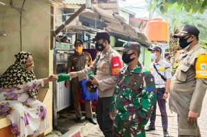 2200 MASKER GRATIS DIBAGIKAN POLRES KEP SERIBU DALAM GERAKAN “JAKARTA BERMASKER”