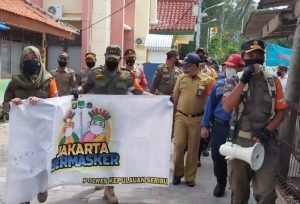 Sambil Himbau Prokes, Polres Kep Seribu & 3 Pilar Bagikan Ribuan Masker Gratis