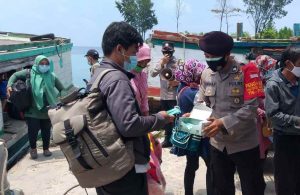 Warga Di Pulau Seribu Dapat Ribuan Masker Medis Gratis Dari 3 Pilar Kep Seribu