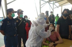 Melihat dari Dekat Giat Rapid Tes Gratis 3 Pilar Kepulauan Seribu di Dermaga Keberangkatan