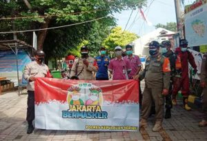 PPKM Mikro Diperpanjang, 3 Pilar Kep Seribu Terus Bagikan Masker Medis Gratis