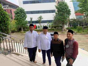 KYAI YUSUF MANSYUR SAMBUT HANGAT KUNJUNGAN SILATURAHMI CEO MINA VISION CORP BERSAMA KETUA BIDANG HUKUM DAN ADVOKASI BERSAMA BENDAHARA LDPBNU 