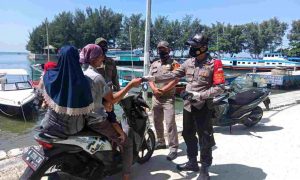 Wow! Sinergitas 3 Pilar Kepulauan Seribu Bagikan 5800 pcs Masker Gratis