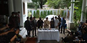 Pengacara Ternama Hotman Paris Advokasi Masalah Rumah Tangga Desiree Tarigan