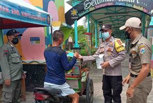 Polres Kep Seribu bersama Tiga Pilar bagikan 4.000 Masker Gratis