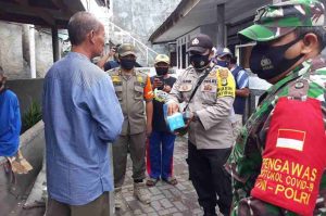 3.000 Masker Gratis Dibagikan Polres Kep Seribu kepada Masyarakat