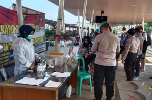 Cegah Penyebaran Covid-19 Polres Kep Seribu Berikan Layanan Rapid Tes Gratis