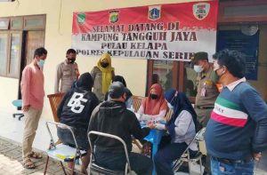 Posko Kampung Tangguh Jaya Pulau Kelapa, Polsek Kepulauan Seribu Utara, Polres Kep Seribu Berikan Rapid Tes Gratis di Pulau Kelapa