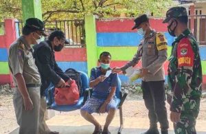 Warga Kep Seribu Mendapat 2.800 Masker Gratis dari Polres Kep Seribu