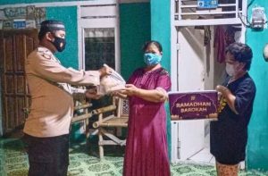Ciptakan Suasana Ramadhan yang Sejuk dan Aman Polres Kep Seribu Bagikan Makan Sahur Gratis