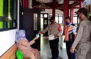 Polres Kep Seribu dan Tiga Pilar Bagikan 2.200 Masker Medis Gratis