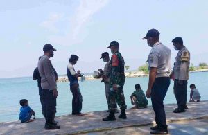 Polres Kep Seribu Lakukan Pengamanan dan Pengawasan Prokes di Ruang Publik di Kep Seribu Utara