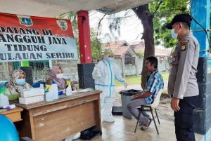 Polres Kep Seribu Lakukan Rapid Tes Gratis di Dermaga Delapan Pulau yang Ada Pemukiman