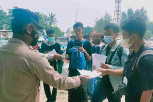 Bagikan 2000 Masker Medis, Polres Kep Seribu & Jajaran Cegah Penyebaran Covid-19
