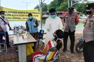 Polres Kep Seribu Lakukan Tes Rapid Antigen kepada Pemudik