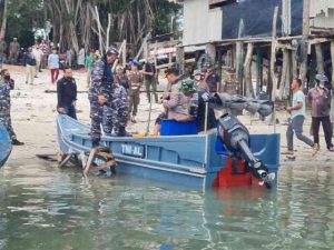 LANAL BABEL GELAR OPERASI PENERTIBAN PONTON SELAM DI TELUK KELABAT