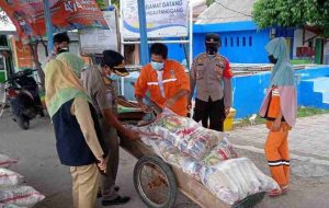 Polsek Kep Seribu Utara Berikan Bansos kepada 36 Warga