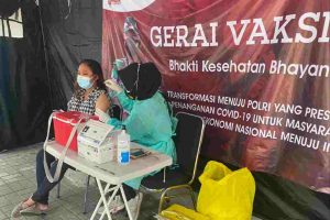 17 Warga Hari Ini Jalani Suntik Vaksin di Gerai Vaksin Presisi Polres Kepulauan Seribu