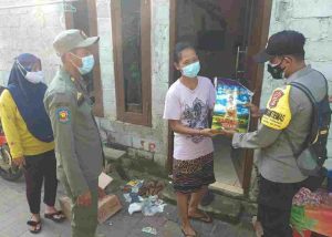 Polri Peduli, Polsek Kep Seribu Selatan Salurkan Bansos ke 34 KK di Slum Area Pulau Tidung