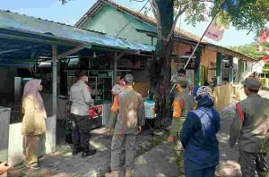 PPKM Darurat, Polsek Kep Seribu Selatan Bubarkan Kerumunan dan Beri Sanksi pelanggar ProKes