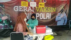 Gerai Vaksin Presisi Polres Kepulauan Seribu Kembali Gelar Vaksinasi bagi 19 Warga Kepulauan Seribu