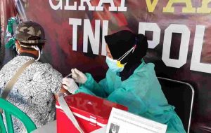 59 Warga Hari Ini Jalani Suntik Vaksin di Gerai Vaksin Presisi Polres Kepulauan Seribu
