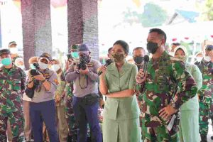KASAD DIDAMPINGI IBU HETTY ANDIKA PERKASA MENGUNJUNGI RUMAH SAKIT Dr. R. HARDJANTO BALIKPAPAN KALIMANTAN TIMUR