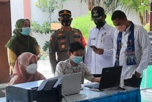 Warga Pulau Seribu Hari ini Dapat 1.700 Masker dari Polres Kep Seribu