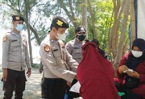 1.500 Masker Hari ini dibagikan Polres Kepulauan Seribu ke Warga di 8 Pulau
