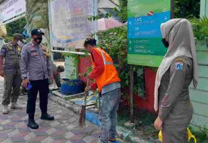 Disiplinkan Warga, Ops Yustisi Gabungan Polsek Kep Seribu Utara Beri Sanksi 8 Pelanggar