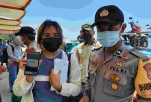 Tiba di Dermaga Kedatangan Pulau Kelapa, 56 Warga Tunjukkan Sertifikat Vaksin