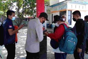 Tiba di Pulau Tidung, 16 Warga diwajibkan Scan Barcode Aplikasi Peduli Lindungi