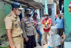 Sambangi Warga, Kapolsek Kep Seribu Utara Ajak Warga Terapkan ProKes dan Lengkapi Suntik Vaksin