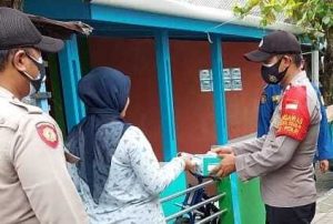 Warga di 8 Pulau dibagikan 1.500 Masker oleh Polres Kep Seribu