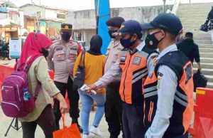 Himbau ProKes ke Warga Yang Akan Ke Pulau, Polres Kep Seribu Cegah Sebaran Covid-19