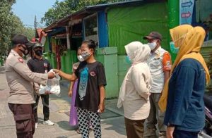 Warga di 8 Pulau dibagikan 1.500 Masker oleh Polres Kep Seribu
