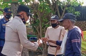 Warga di 8 Pulau dibagikan 1.600 Masker oleh Polres Kep Seribu
