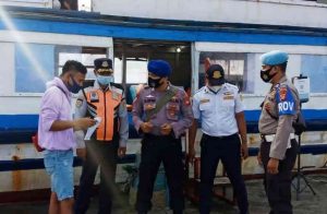 Nakhoda Kapal Angkut Penumpang di beri Himbauan Keselamatan Berlayar di Dermaga Keberangkatan