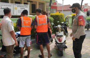 Gelar Ops Yustisi Gabungan di 2 Pulau, Polsek Kep Seribu Selatan Beri Sanksi 9 Pelanggar ProKes