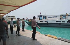Polsek Kep Seribu Utara Cegah Sebaran Covid-19 dengan Perketat Aturan ProKes di Dermaga Kedatangan