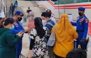 29 Wisatawan ke Pulau Seribu Tunjukkan Surat Negatif Covid-19 dan Scan Barcode Peduli Lindungi