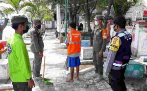 Langgar ProKes, 6 Warga disanksi oleh Tim Ops Yustisi Gabungan Polsek Kep Seribu Utara